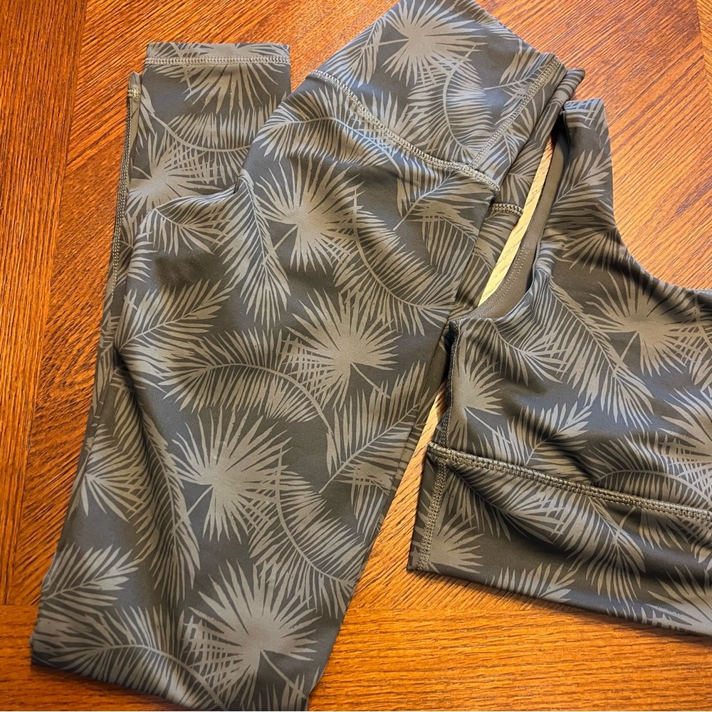 Shop DYI leggings and sports bra set